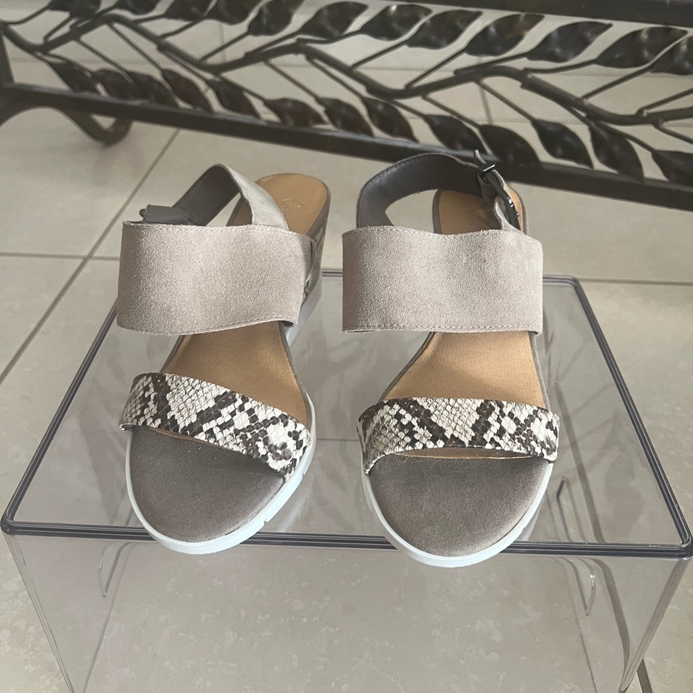 Crown Vintage New Stylish Gray  and Snakeskin Women's Sandals